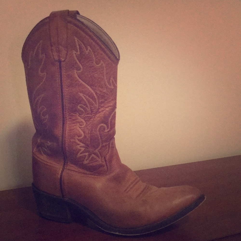 Old West women’ tan cowgirl boot size 7